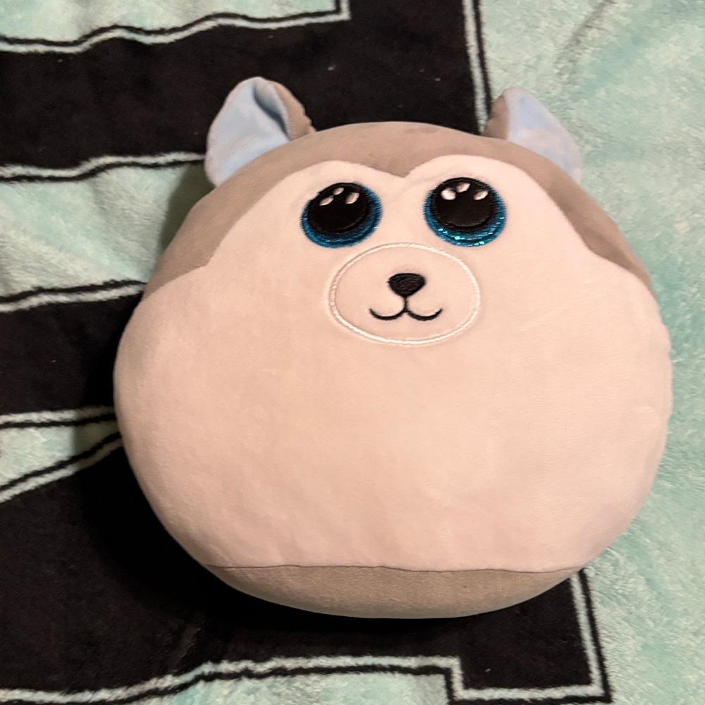 Ty Round Husky Plush - Gray, White & Blue Eyes